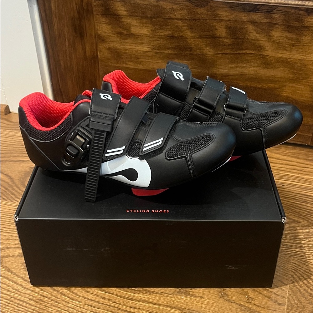 Peloton Black and Red Cycling Shoes - Like New